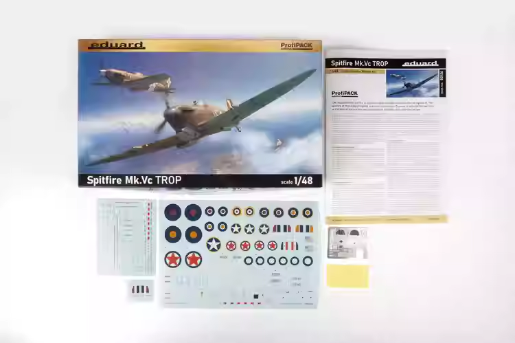 에두아르 플라스틱 조립식 비행기 모델 키트 82126  - Model Kit Spitfire 리뷰 및 가격