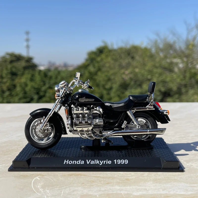 1:18 발키리 1999 합금 투어링 오토바이 모델,  - Model Kit Valkyrie 리뷰 및 가격