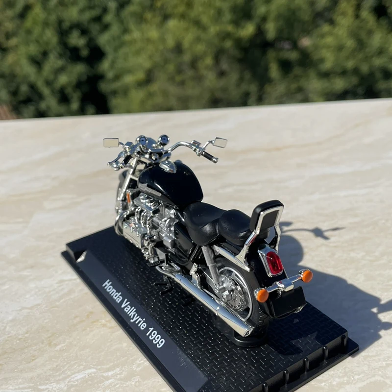 1:18 발키리 1999 합금 투어링 오토바이 모델,  - Model Kit Valkyrie 리뷰 및 가격